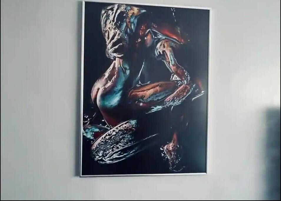 Orphelin Studio Avec Balneo Proche Centre Ville Reims Luaran gambar